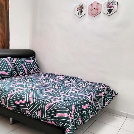 Iris 55 Corner Lot House Spacious Outdoor With Wi-Fi Johor Bahru Luaran gambar