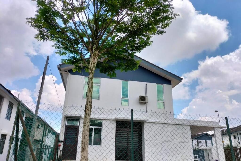 Iris 55 Corner Lot House Spacious Outdoor With Wi-Fi Johor Bahru Luaran gambar
